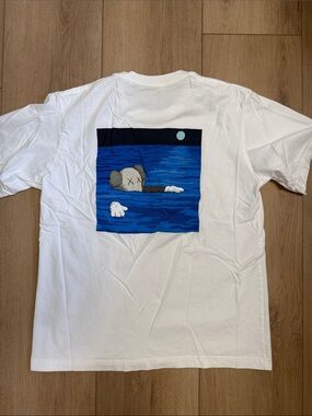 Uniqlo UT x Kaws Short Sleeve Graphic T-Shirt 2023 Mens Sz M